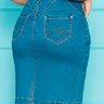saia jeans tradicional com bolso funcional nitido costas baixo