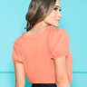 blusa coral detalhe em elastico no ombro nitido costas cima
