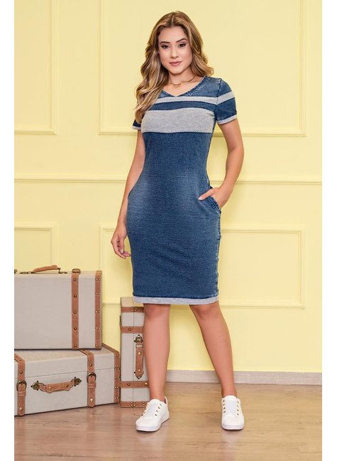 Vestido de Malha Jeans Com Recortes Contrastantes e Bolso