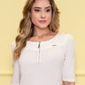blusa off white meia manga com ziper no decote nitido cima