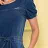 vestido tubinho denim detalhe de amarracao nitido cima detalhe