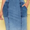 vestido denim claro decote ombro a ombro nitido baixo
