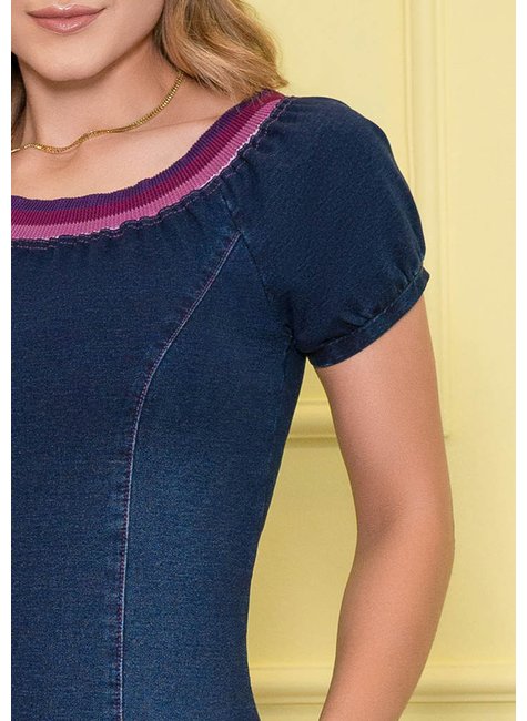 vestido denim escuro decote ombro a ombro nitido cima detalhe