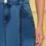 saia jeans recortes e pespontos contrastantes nitidob baixo detalhe
