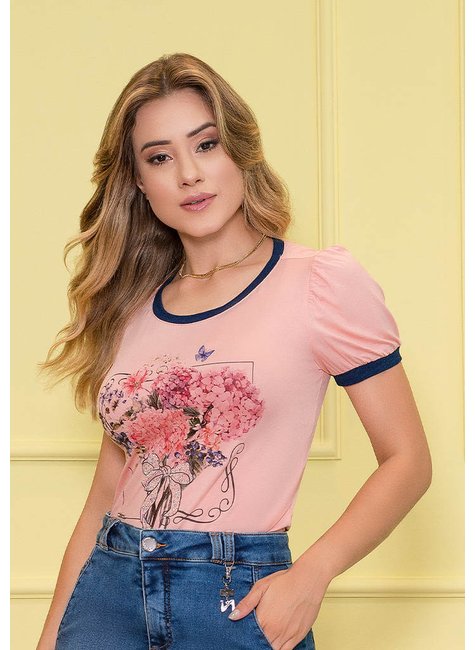 t shirt rosa estampada com aplicacoes em strass nitido cima